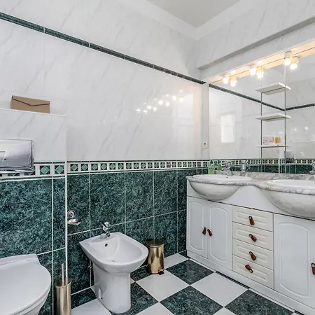 Mc Riviera Apartman Beausoleil